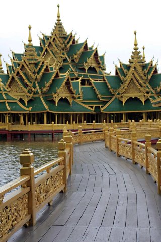 สะพานในพระราชวัง