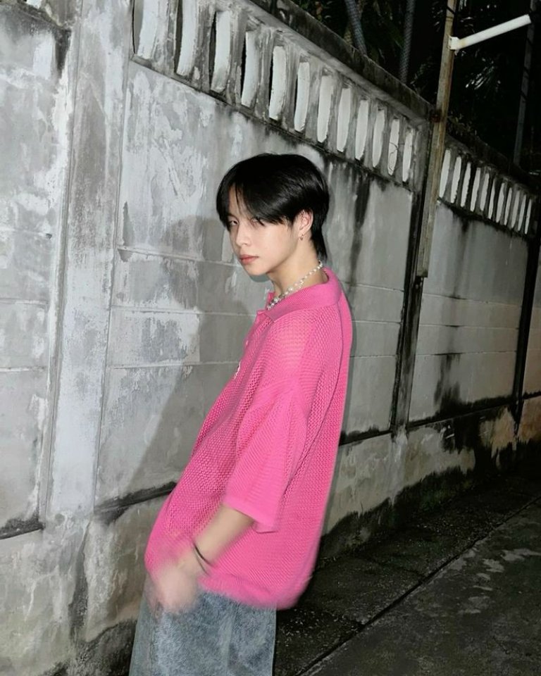 คนนี้มีชื่อว่าอะไร?