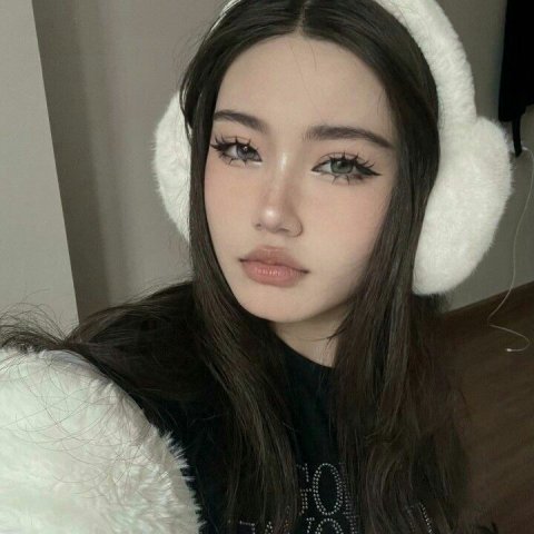 Name : Darya Parker (ดาร์ยา พาร์คเกอร์) /// Country : Canada KR /// Trian เทรน : 3 ปี /// Sing : 100% /// Dance : 100% /// Rap : 80% (cr. IG : xaongxa )