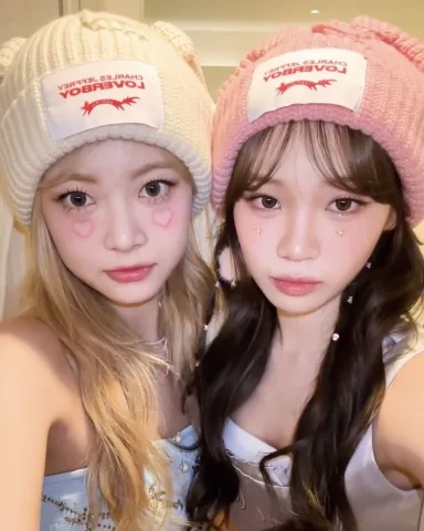 Picture with chaewon