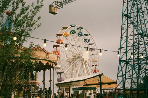 let's go to amusement park ୭. ᵎᵎ
