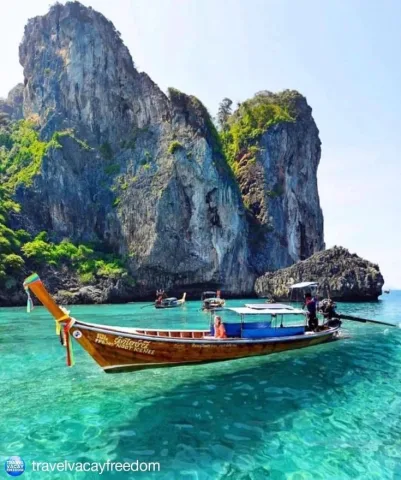 Phi Phi Island ( เกาะพีพี )