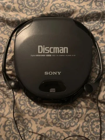 CD Discman ไว้ฟังเพลงแก้เหงา