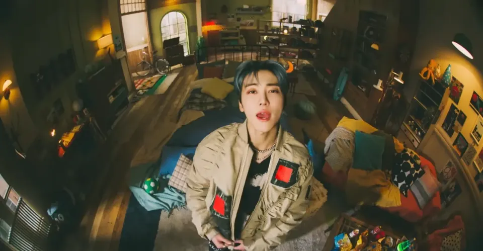 ภาพนี้คือmvเพลงอะไร