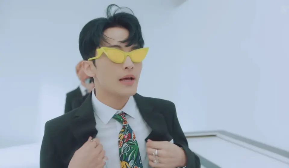 ภาพนี้คือmvเพลงอะไร