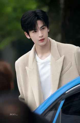 จางซ่ง นักแสดงแนวหน้าของประเทศชื่อเสียงโด่งดังระดับโลก!!