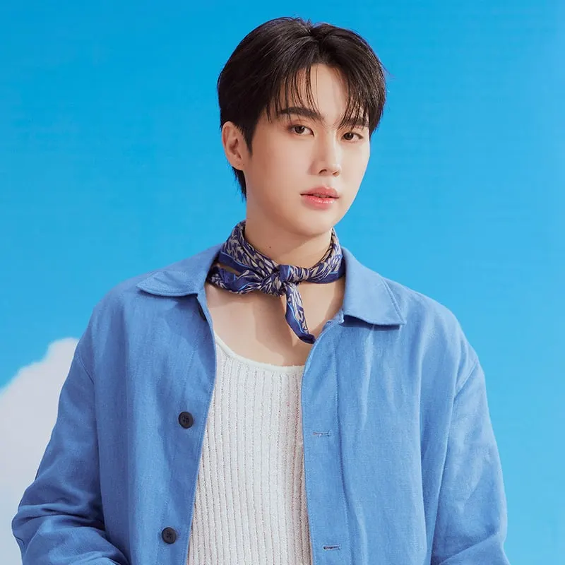 คนนี้ชื่อว่า??