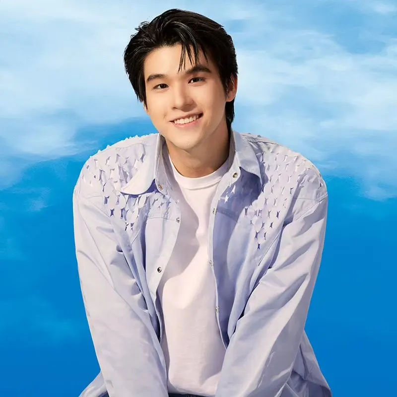 คนนี้ชื่อว่า??