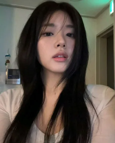 Bella 🇰🇷🇺🇲 19 years old, 166 cm, lead dancer, lead singer, high note, sub rap