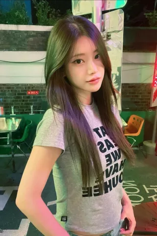 Yubin 🇰🇷🇺🇲 18 years old, 170 Zen, Maknae, Main Vocalist, High Note, Main Dancer, Visual