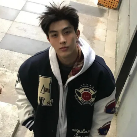 เขา: อะนี่ของเธอใช่ปะ?
