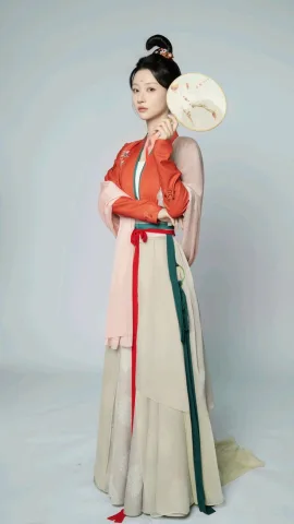 ไฉ่หง 彩红