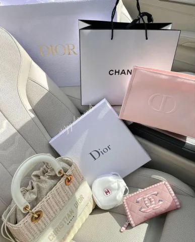 ซื้อของแบรนด์เนมกลับมาจากห้าง