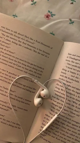 อ่านหนังสือ+ฟังเพลง