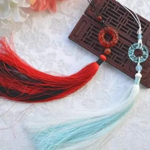 คุณซื้อพู่โบราณจากร้านในเน็ตมาแล้วมันก็พาคุณหลุดเข้ามา
