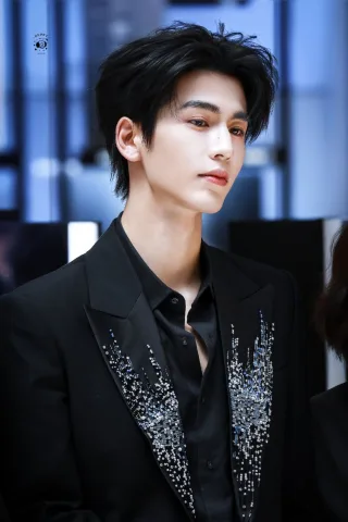 ลูกชายเศรษฐีรุ่นเดียวกันต่างโรงเรียน