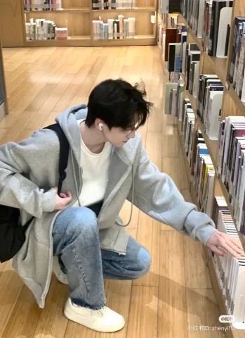 เจอเขาอยู่ห้องหนังสือโรงเรียน//// ~