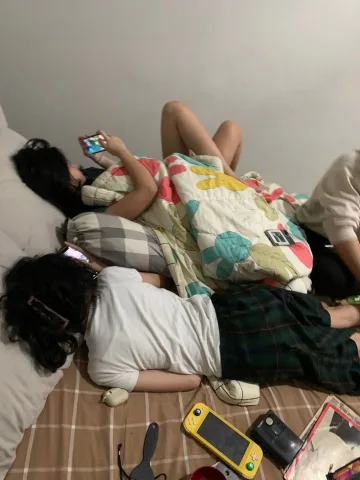 ร้องไห้บ้านเพื่อนไปยาวๆ