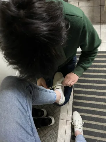ผูกเชือกรองเท้าให้♡👟