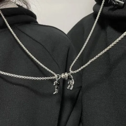 Matching accessories (ใส่ของคู่)