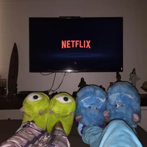 Matching pajamas movie night (คืนดูหนังใส่ชุดนอนคู่)
