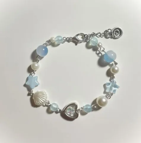 Handmade bracelet (สร้อยข้อมือทำมือ)
