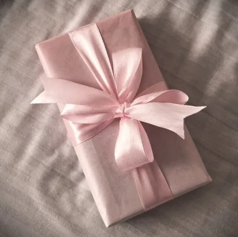 Give you something hand-picked and useful. - ของขวัญที่เขาเลือกเองและใช้ได้จริง