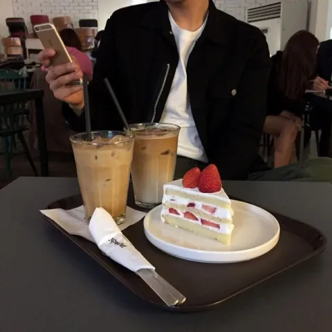 Going to a cute café together – ไปคาเฟ่น่ารัก ๆ ด้วยกัน
