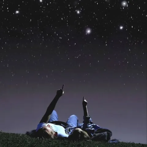 Stargazing and deep talking – นอนดูดาวแล้วคุยกันลึก ๆ