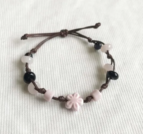 A handmade bracelet – สร้อยข้อมือทำเองด้วยใจ