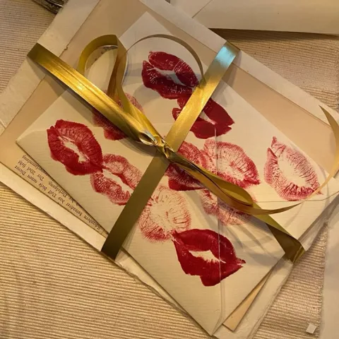 A handwritten letter – จดหมายเขียนด้วยลายมือทุกตัว