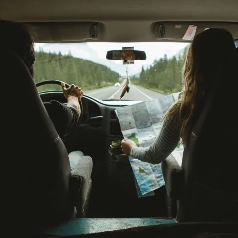 Road trip with music on full volume – ขับรถเที่ยวเปิดเพลงดังๆ