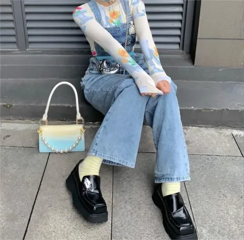 Anything bold and chic – อะไรก็ได้ที่ดูเฉี่ยว