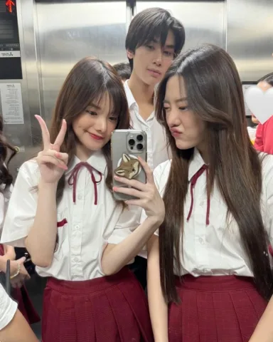 สองนิ้วแต่ไม่สองใจนะจ้ะ
