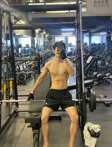 กล้ามนิด ซิคแพคหน่อย
