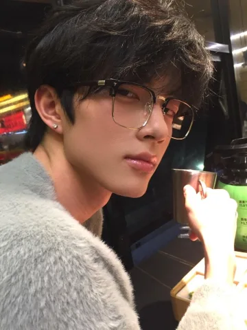 แว่นมานี่มา
