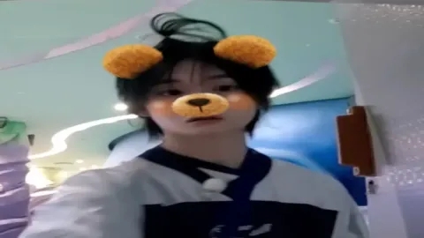 เมื่อคุณอยู่โรงเรียนเดียวกันกับ บันนี่ แซ่ลิ้ม