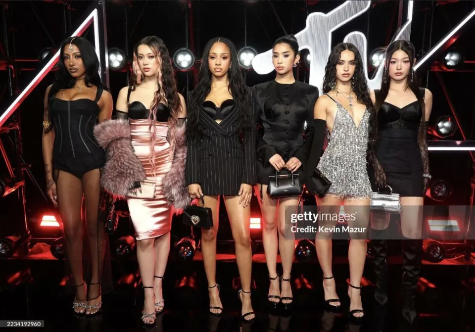 Choose an outfit that matches the other members.