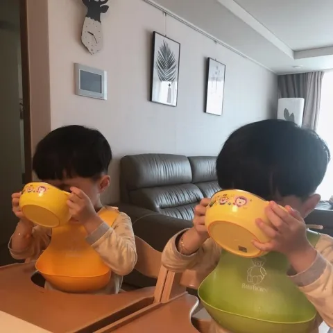 พี่เเชมป์-น้องชาร์ป