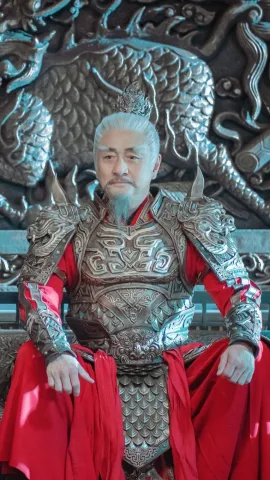 ทหารหนุ่มหล่อมีอำนาจ