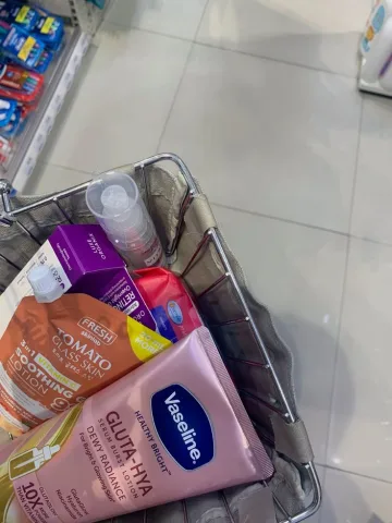 ( พาคุณไปเลือกซื้อสกินเเคร์ )