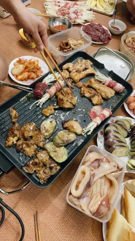 ยังคงกินต่อไป