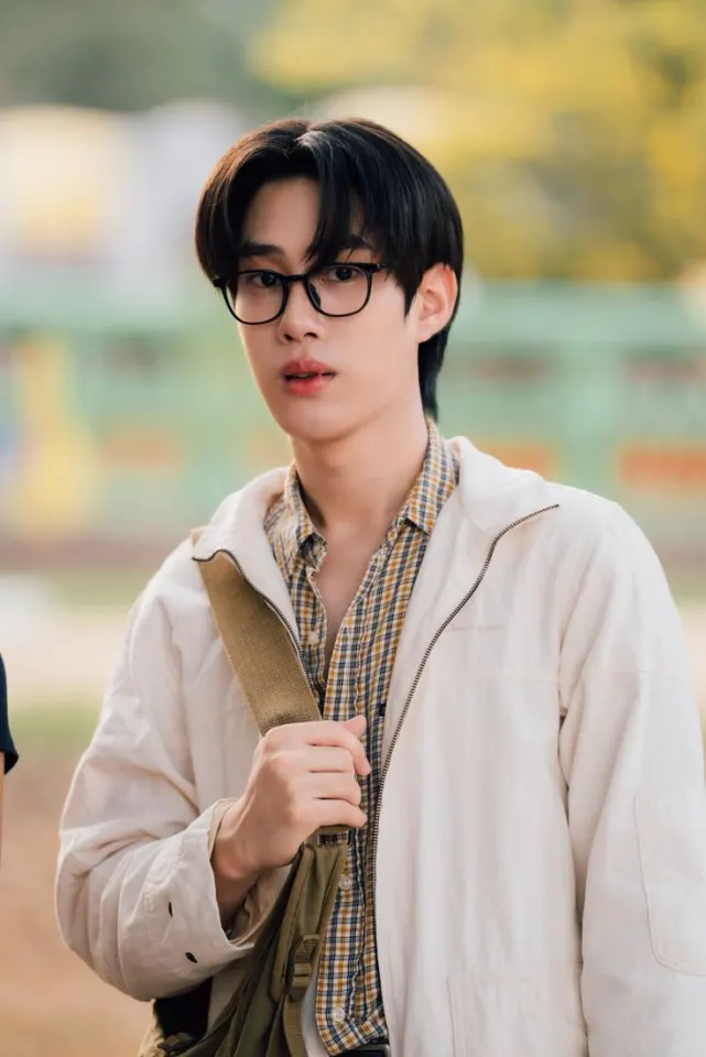 คนนี้มีชื่อว่าอะไร...