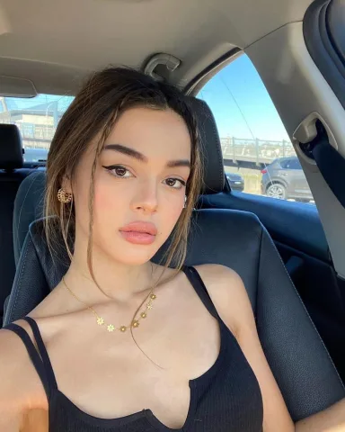 อลิซ 21ปี 🇺🇸 (ร้องนำ,แร็ปหลัก,วิชวล)