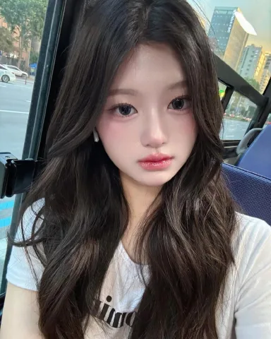 ชเว จีซู 18ปี 🇰🇷 (แร็ปนำ,ร้องหลัก,วิชวล)