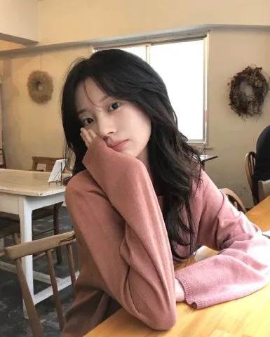 Ji-won 🇰🇷 ( 24 year)