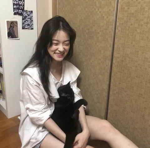 Yun-a 🇰🇷 (22 year)
