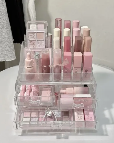 ซื้อเครื่องสำอางใหม่ๆ