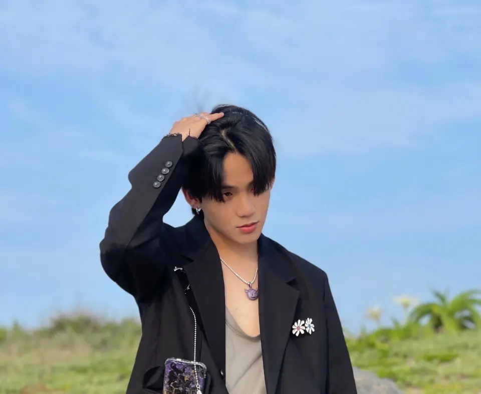 พี่คนนี้ชื่ออะไร