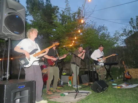 สวนหลังบ้าน —